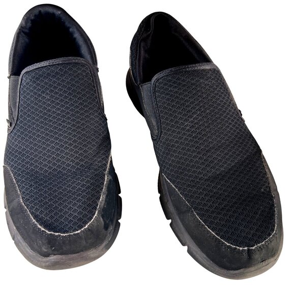 Skechers Mens Size 10 US Slip-On Casual Shoes Black Mesh Lightweight Durable - Picture 1 of 12